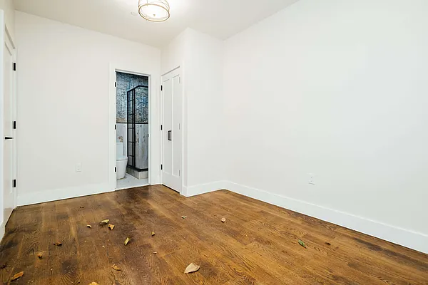 Rented by Nooklyn NYC LLC | media 12