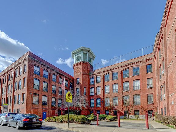2nd image of 8410 101st St APT 4D