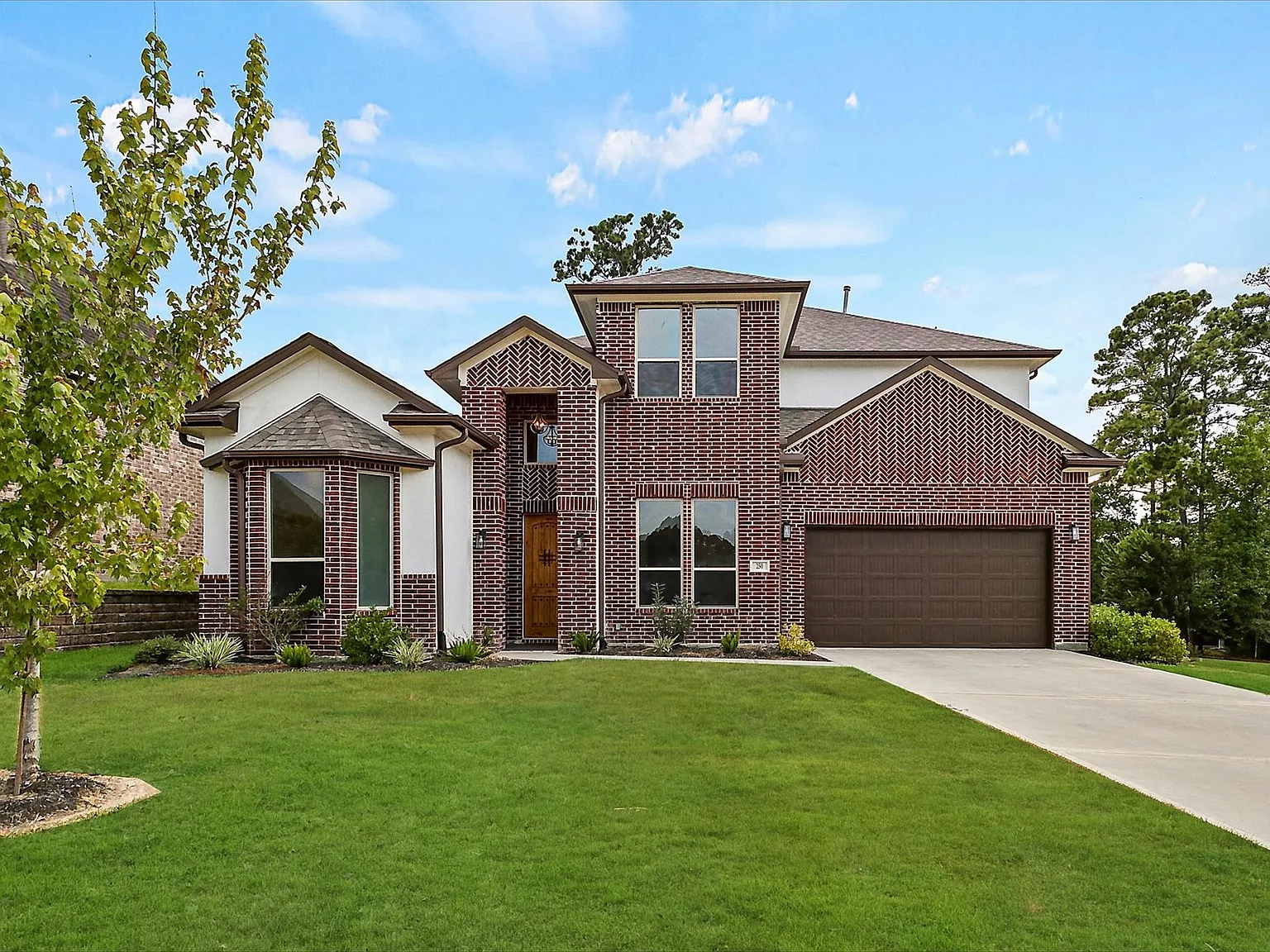 5 bed, 3.0 bath, 2848 sqft, $2,850 — Photo 1