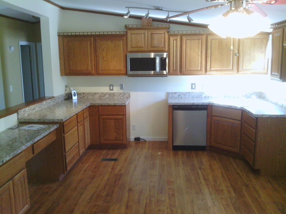 1st image of 120 Thompson Ln