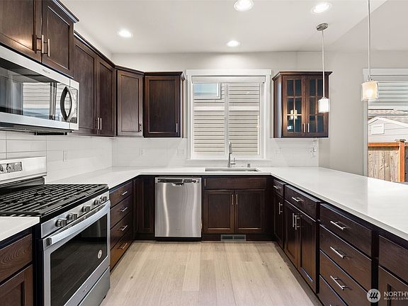 5th image of 1438 91st Avenue SE