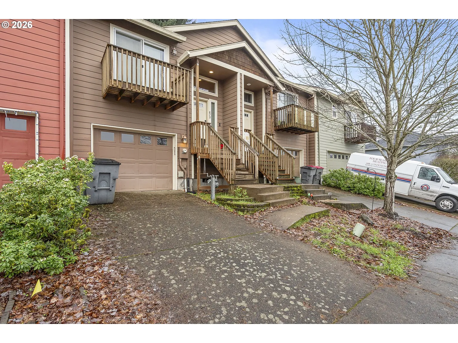 675 NW Cypress St photo 1