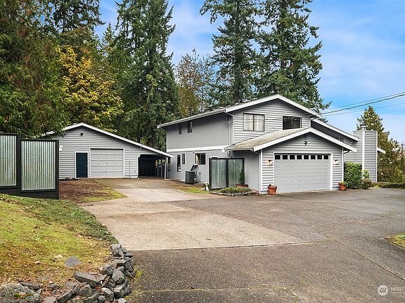 3rd image of 3007 40th Street E
