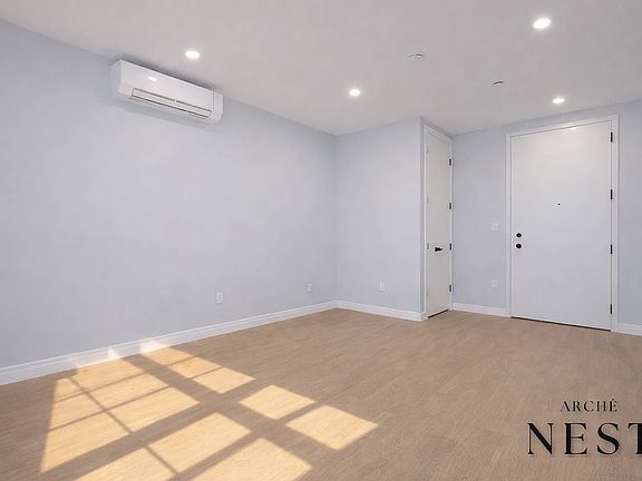 2nd image of 3509 Farragut Rd #2B