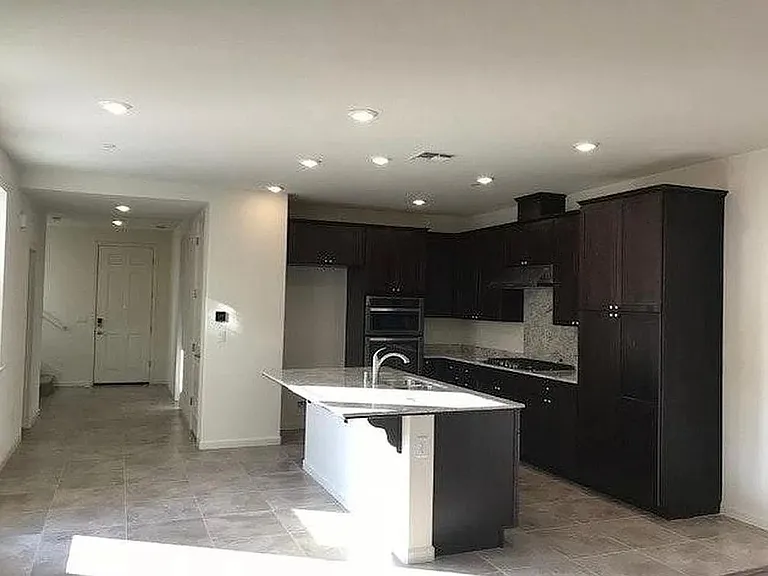 5046 Bonanza Dr — Photo 3