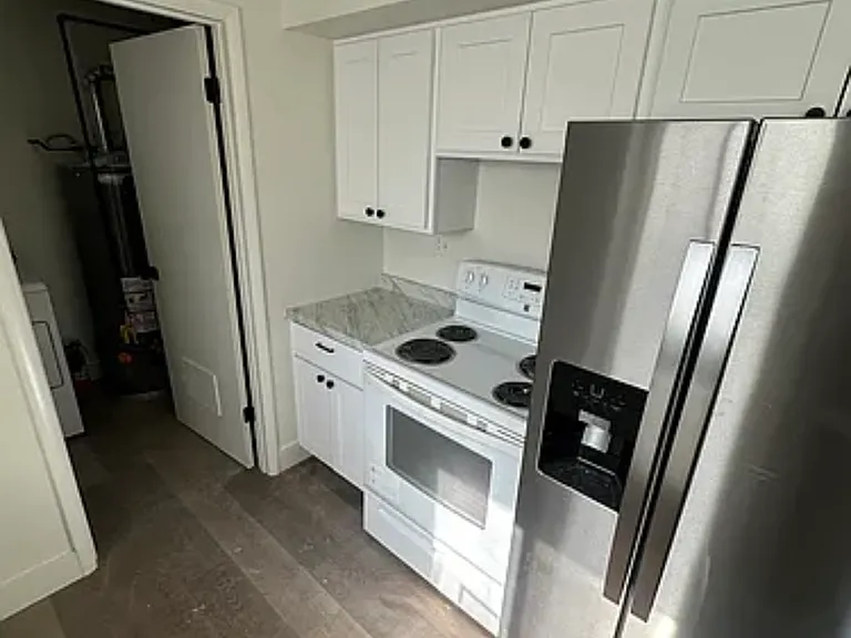 723 W 19th St #2 — Photo 2