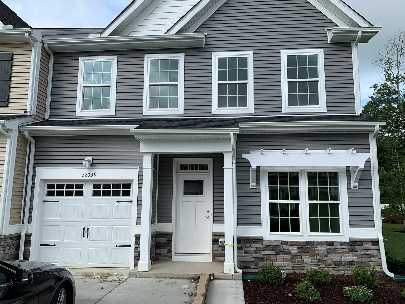 4 bed, 3.5 bath, 2300 sqft, $2,500 — Photo 4