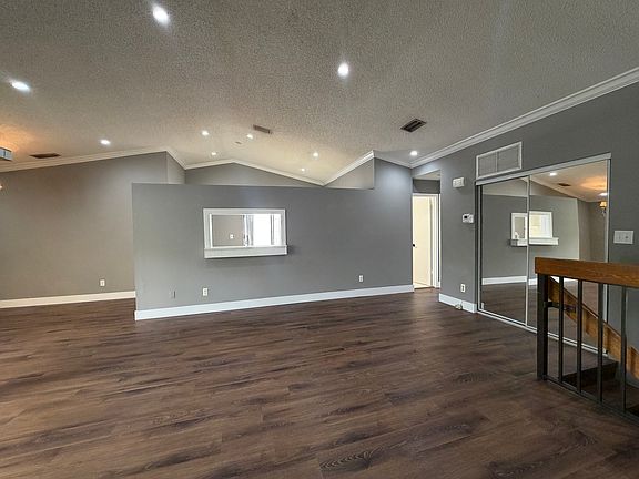 4th image of 323 Ives Dairy Rd