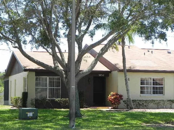 3832 Sailmaker Ln, Holiday, FL 34691