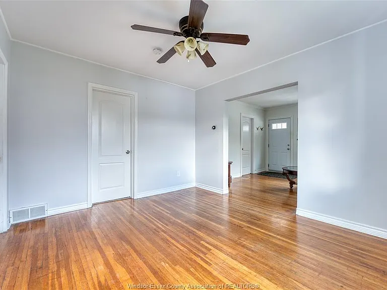 2226 Mercer St — Photo 12