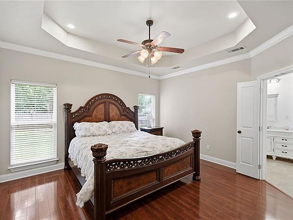 5th image of 197 Marionbelle Dr