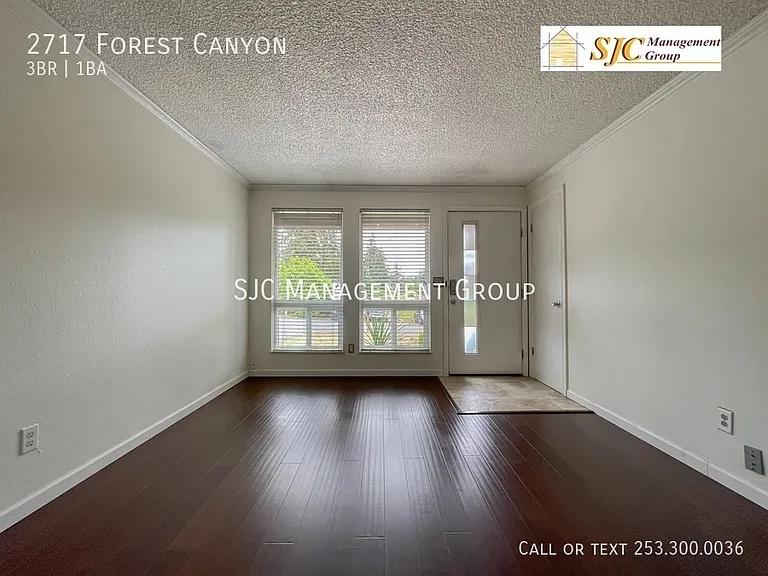 2717 Canyon Rd E — Photo 2