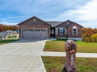 904 Hawks Circle Dr, Hillsboro, MO 63050
