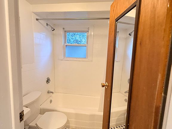 5th image of 278 Harvard St APT 10