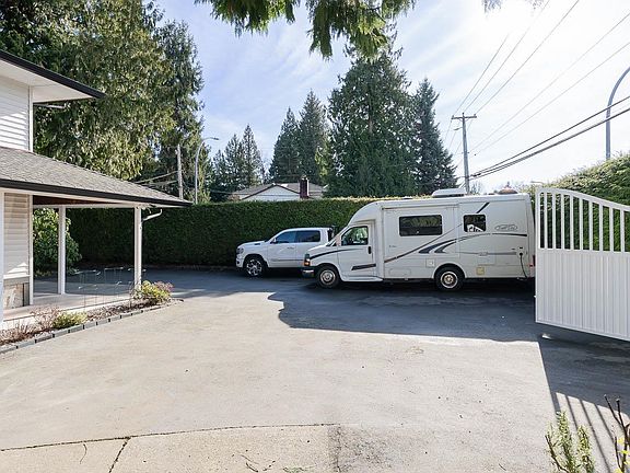 3rd image of 9252 204th St
