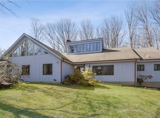 2 Craig Ct, Stamford, CT 06903