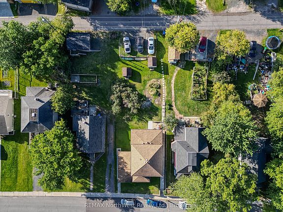 3rd image of 617 1st St S