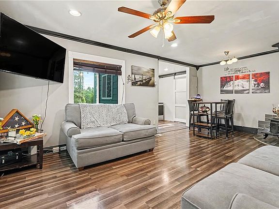 5th image of 2355 Lucas Dr NE