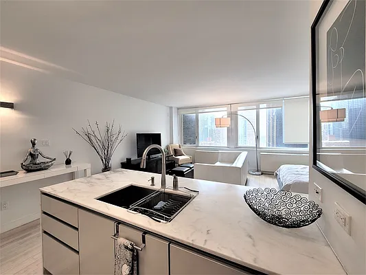 Sold by Corcoran | media 19
