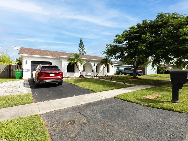 11145 NW 27th St — Photo 20