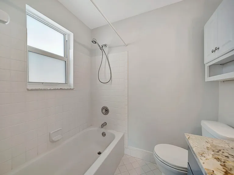1012 E Jeffery St — Photo 32