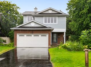 41 Hawley Cres, Ottawa, ON K2M 1T5