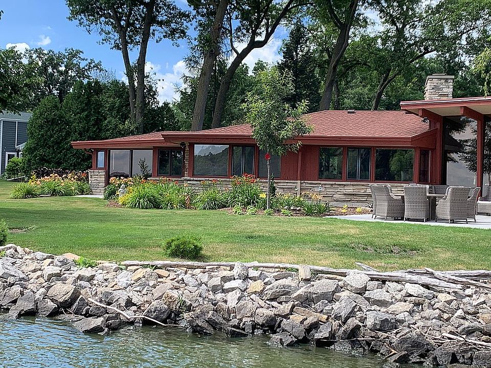 1st image of 711 Lake Shore Dr