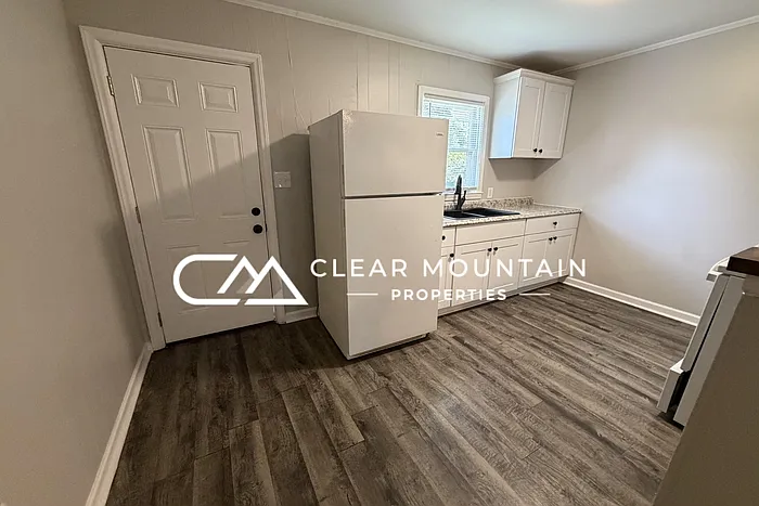 2 bed, 1.0 bath, 900 sqft, $1,095 — Photo 4