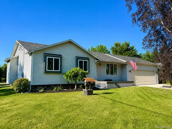 5424 Cook Rd, Swartz Creek, MI 48473