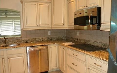 4th image of 3012 Brooklands Ave