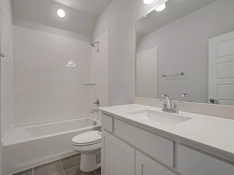 1903 McClane Dr — Photo 2