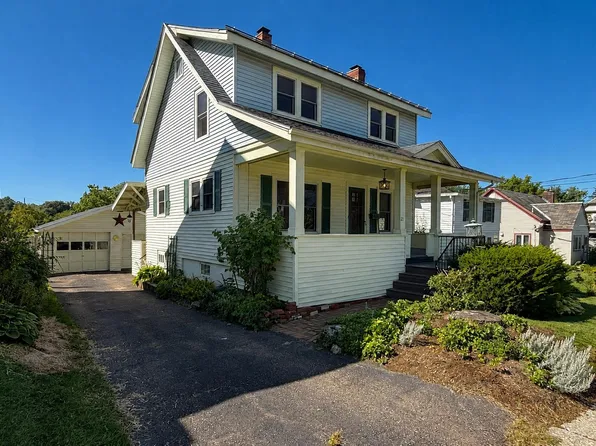 21 Adams Court, Burlington, VT 05401