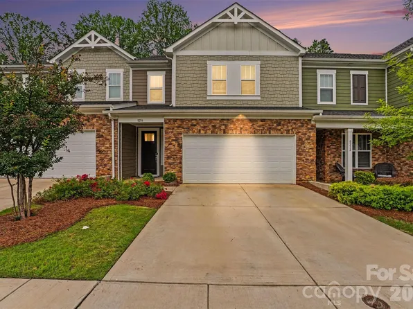 8216 Merryvale Ln, Charlotte, NC 28214