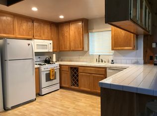 580 Arrowhead Villa Rd, LAKE ARROWHEAD, CA 92352