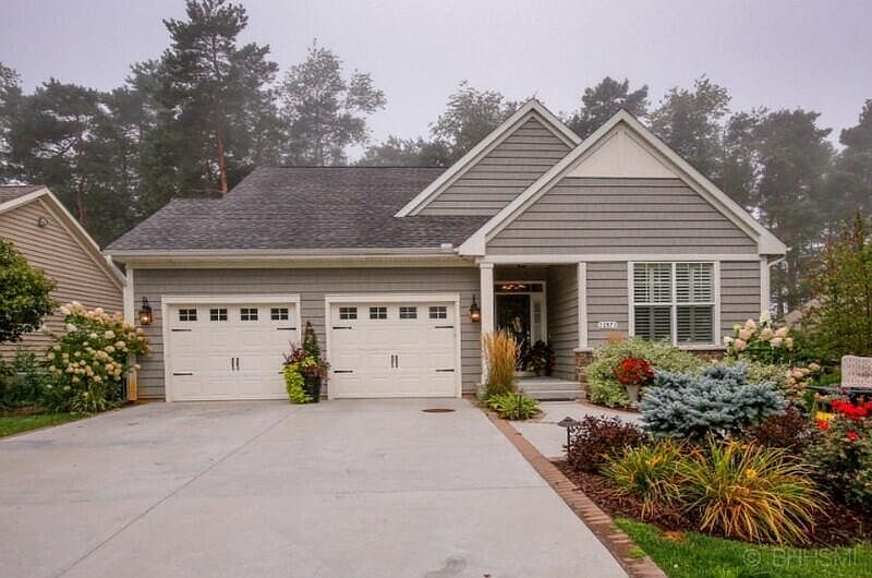 1st image of 10571 Country Club Dr