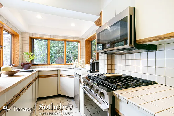 Sold by Terrace Sotheby's International Realty | media 43