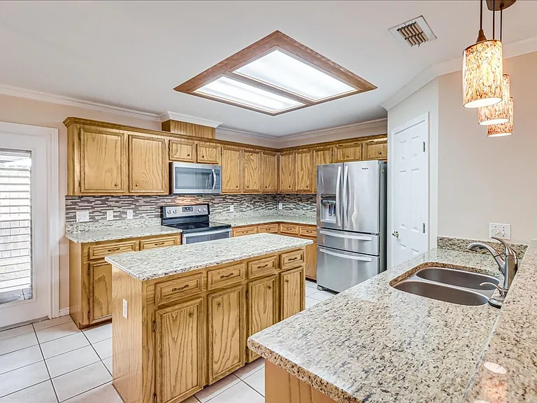 6330 Penny Ln — Photo 14