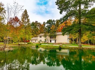 38070 Rogers Rd, Willoughby Hills, OH 44094