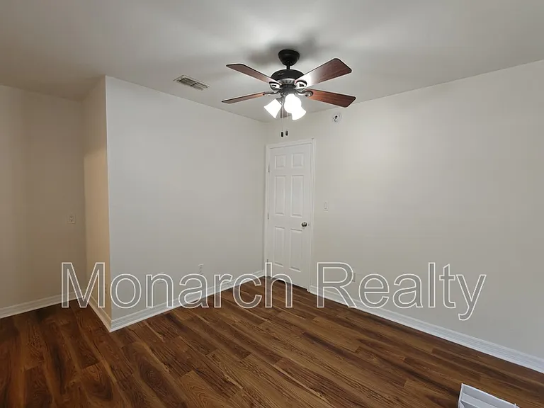 620 SW 10th Ln #4 — Photo 12