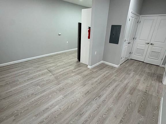3rd image of 115-117 Hamilton Ave #202
