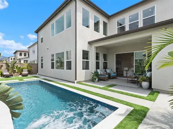 111 Edna Pkwy, Lake Forest, CA 92630