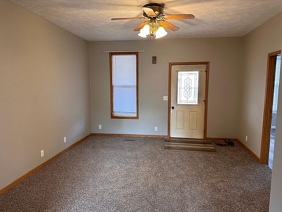3rd image of 209 W Green St