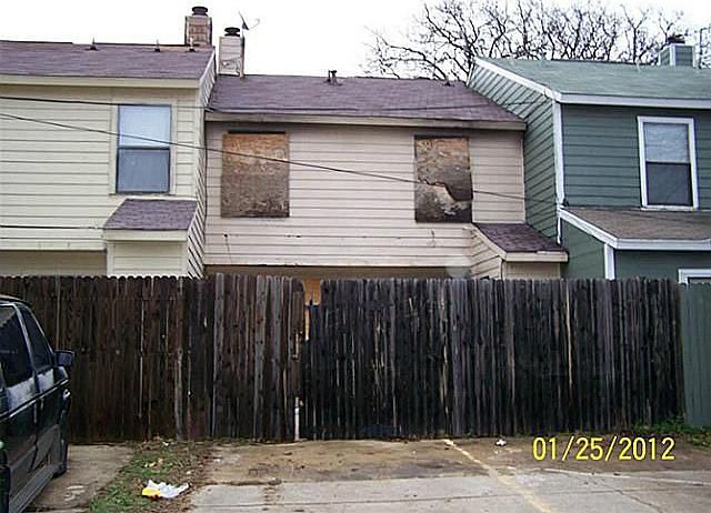 2nd image of 1409 Old Jamestown Ct