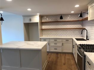 365 Genoa Ln, Costa Mesa, CA 92627