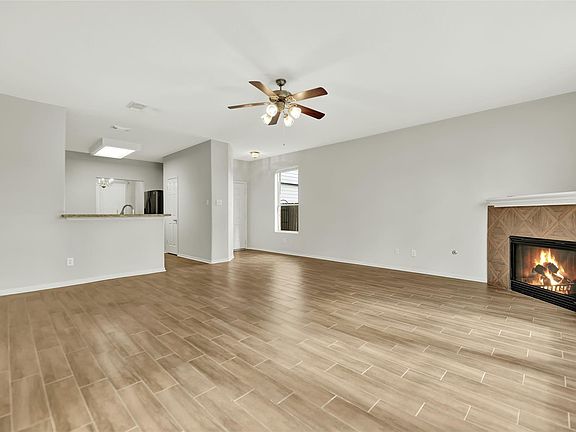 4th image of 18431 Knob Hill Lake Ln