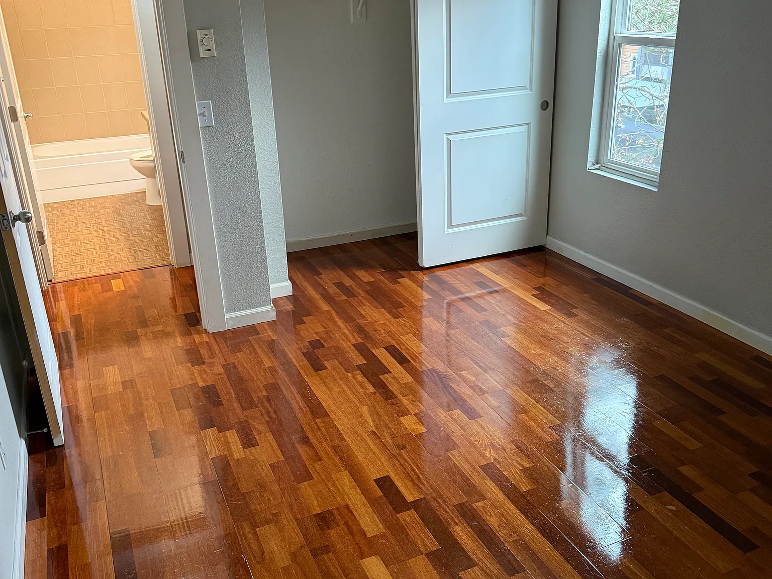 2 bed, 940 sqft, $2,500 — Photo 2
