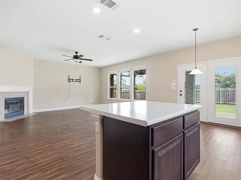 2950 E Old Settlers Blvd #29 — Photo 10