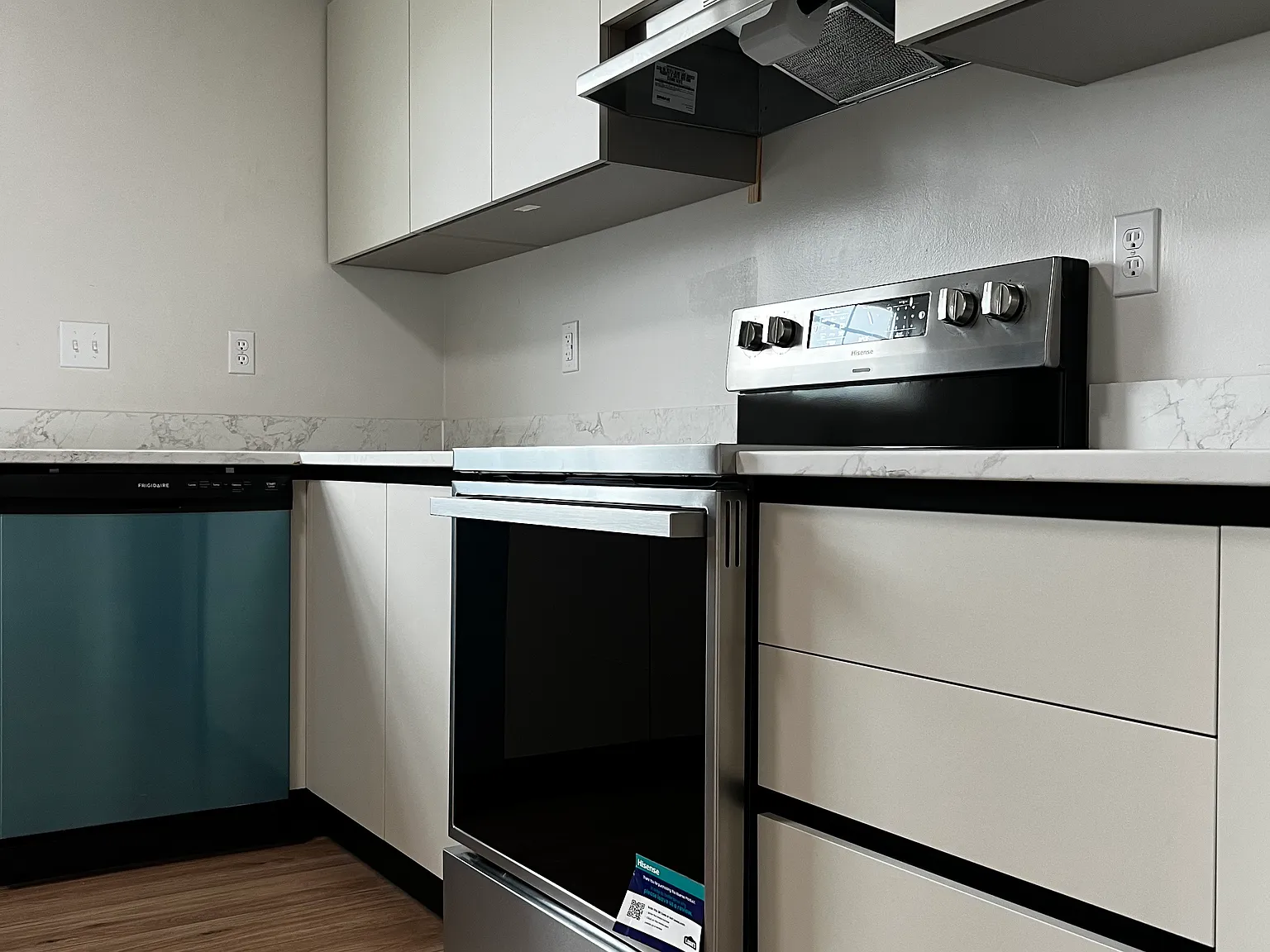 2 bed, 1.5 bath, 850 sqft, $1,245 — Photo 3