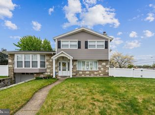 3900 Dorchester Rd, Philadelphia, PA 19154