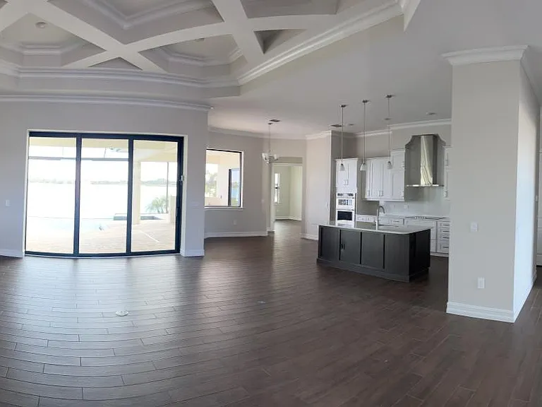 597 Maraviya Blvd — Photo 7